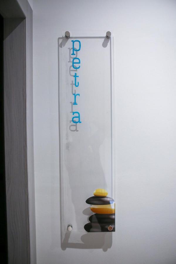 Stella Boutigue Rooms Nea Peramos  Exterior photo